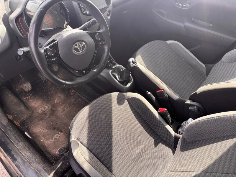Toyota Aygo 1.0 VVTI, снимка 8 - Автомобили и джипове - 53467254