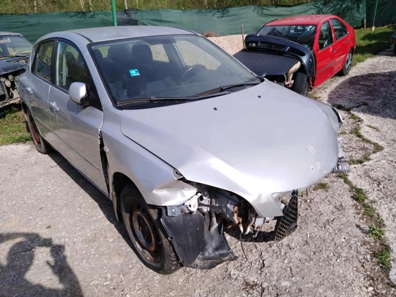 Mazda 3 1.6, снимка 4 - Автомобили и джипове - 32729991