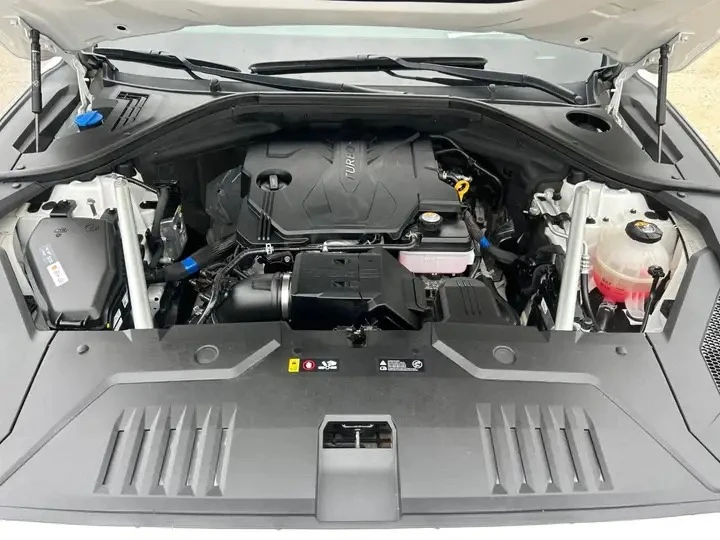 Genesis GV70 Automatic, снимка 8 - Автомобили и джипове - 56010829