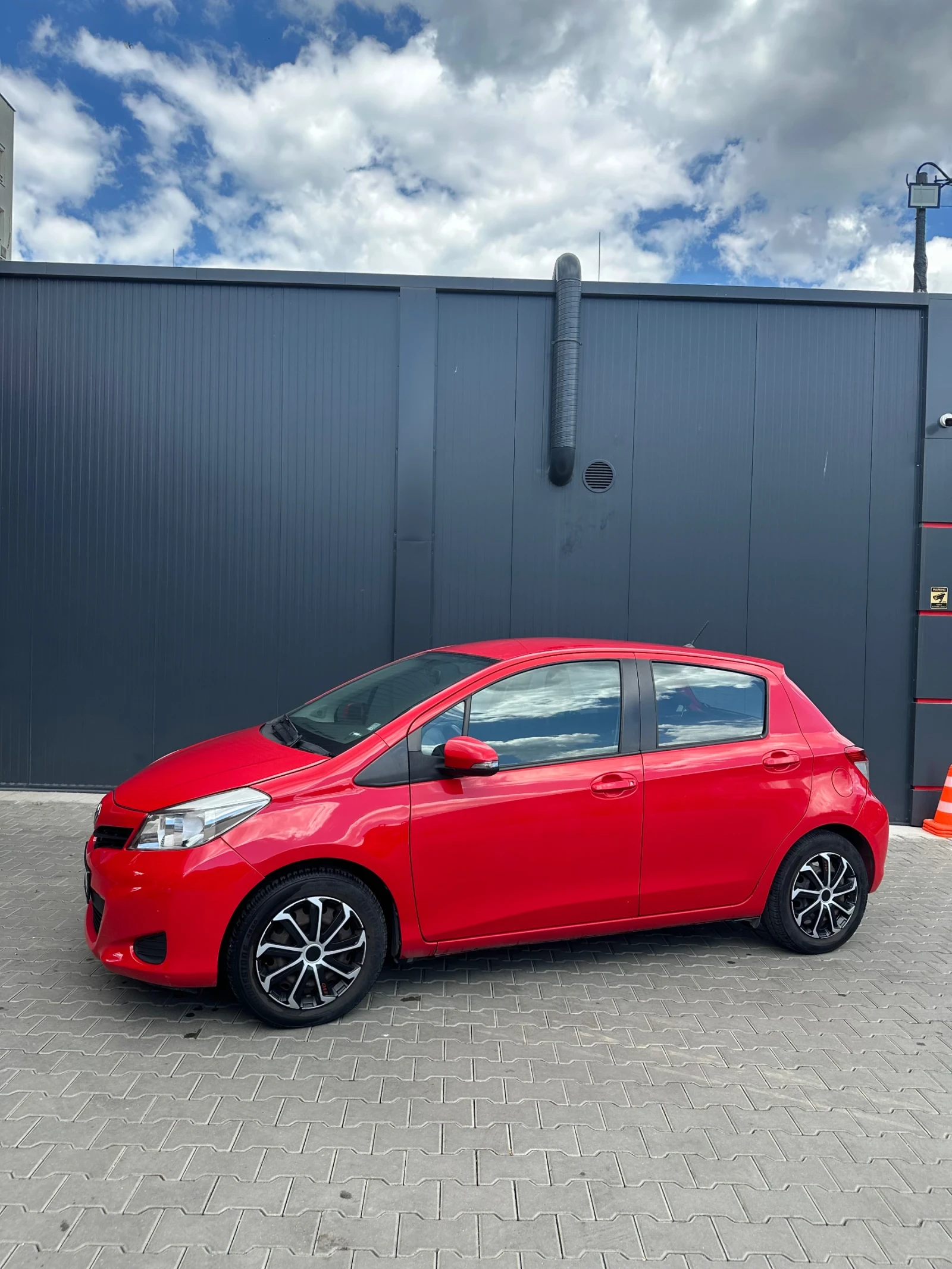 Toyota Yaris 1.33 VVT-i - изображение 2