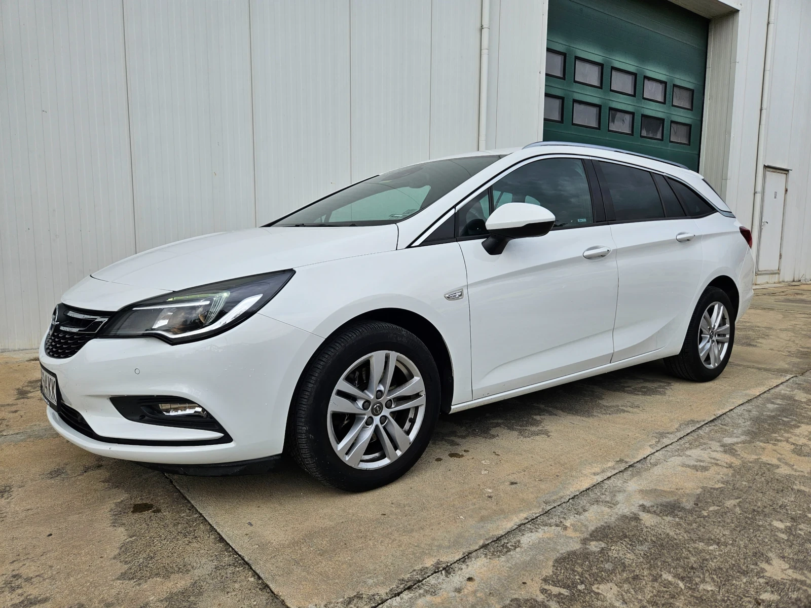 Opel Astra K Sports Tourer 1.6 CDTI 136hp Automatic - изображение 2