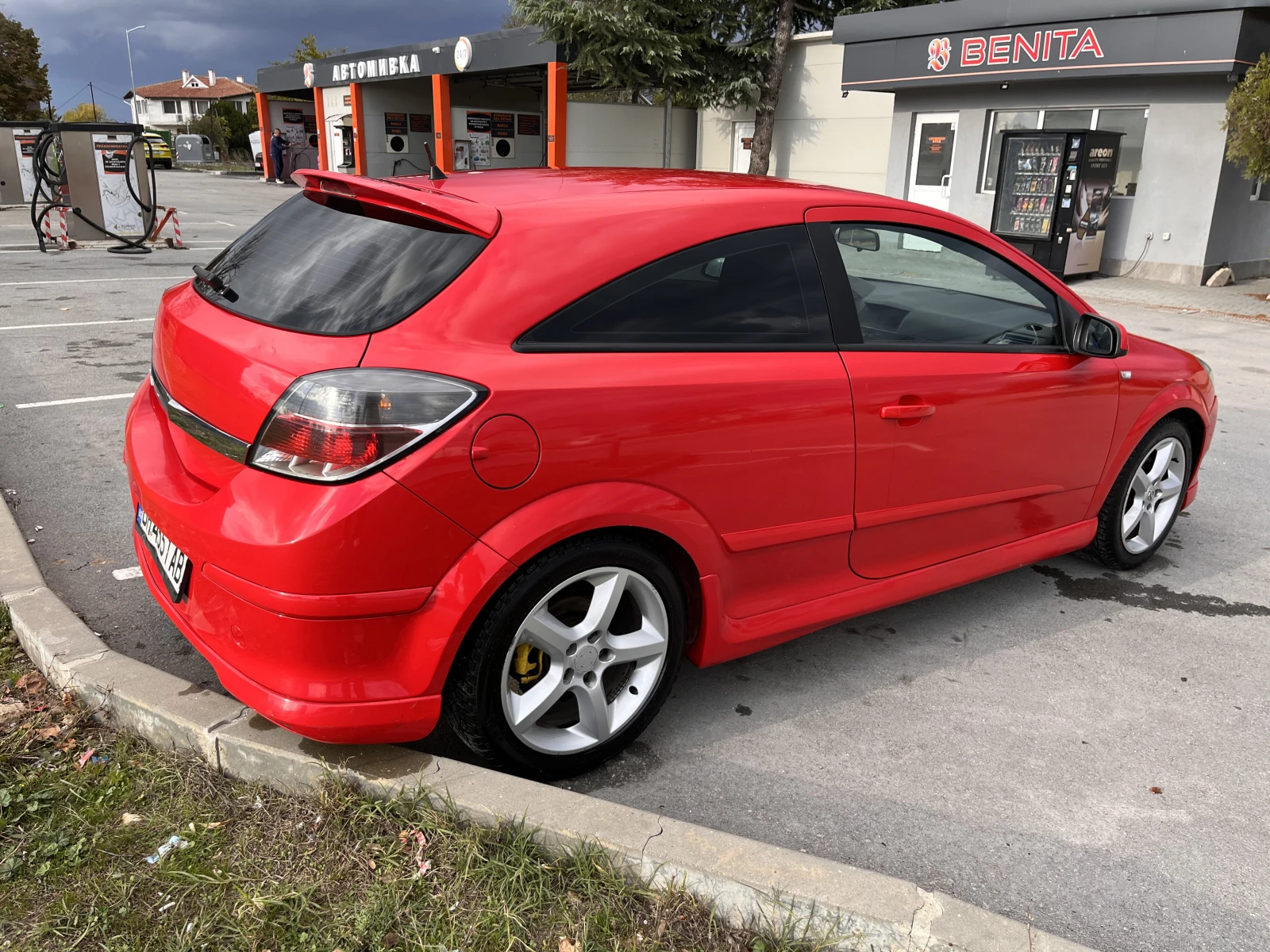 Opel Astra GTC - изображение 5