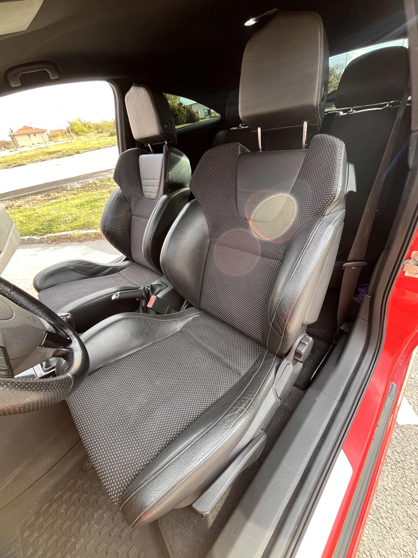 Opel Astra GTC - изображение 8