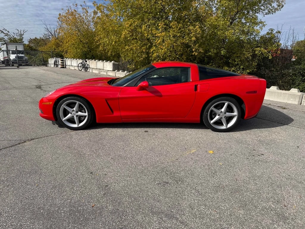 Chevrolet Corvette * 2dr Cpe w/1LT * CARFAX * БЕЗ ПЪРВОНАЧАЛНА ВНОСКА - изображение 2