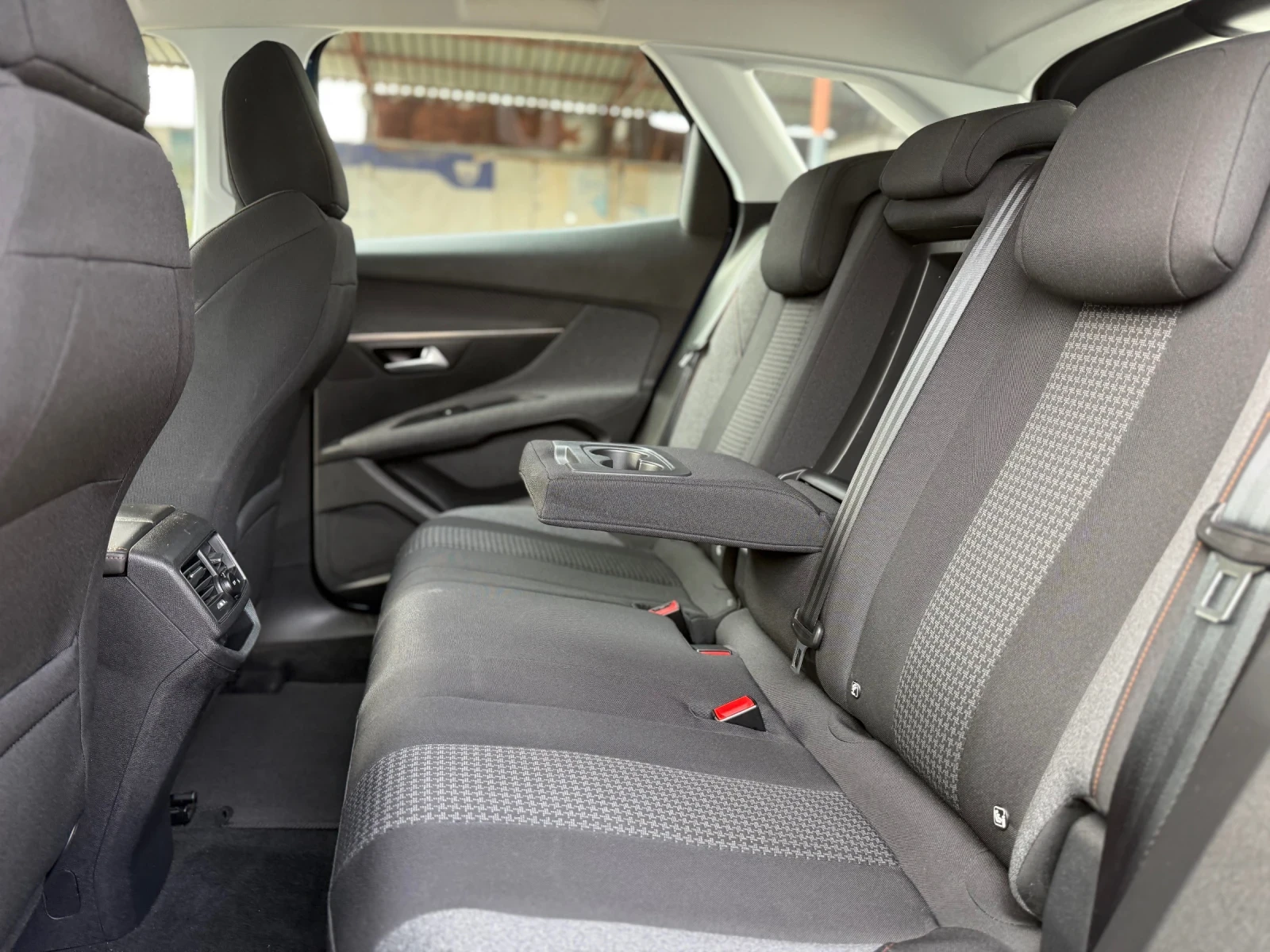 Peugeot 3008 1.5. BlueHDI 130ps. СОБСТВЕН ЛИЗИНГ / БАРТЕР - изображение 9