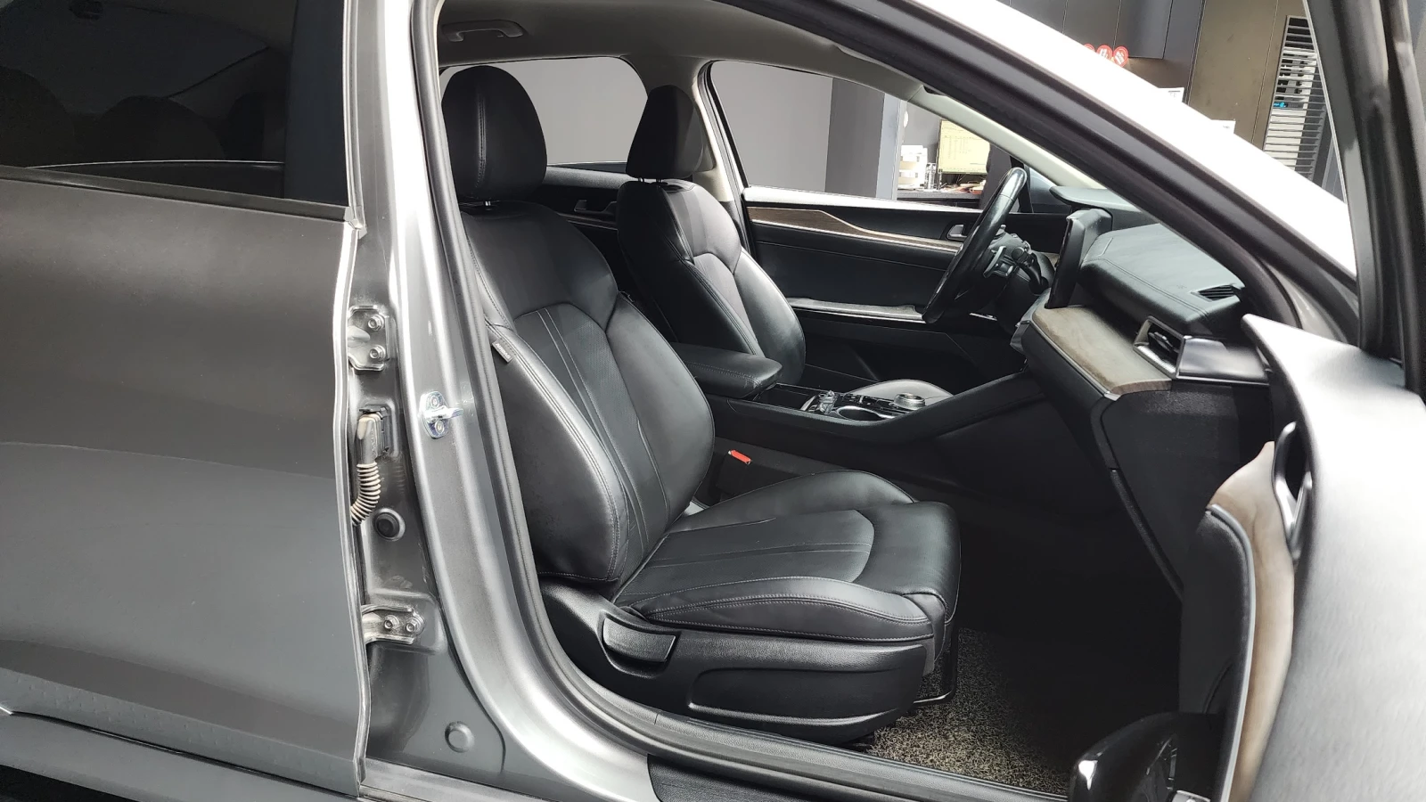 Kia K5 2.0 NOBLESSE autogeorge.com | Mobile.bg � ����������� 11
