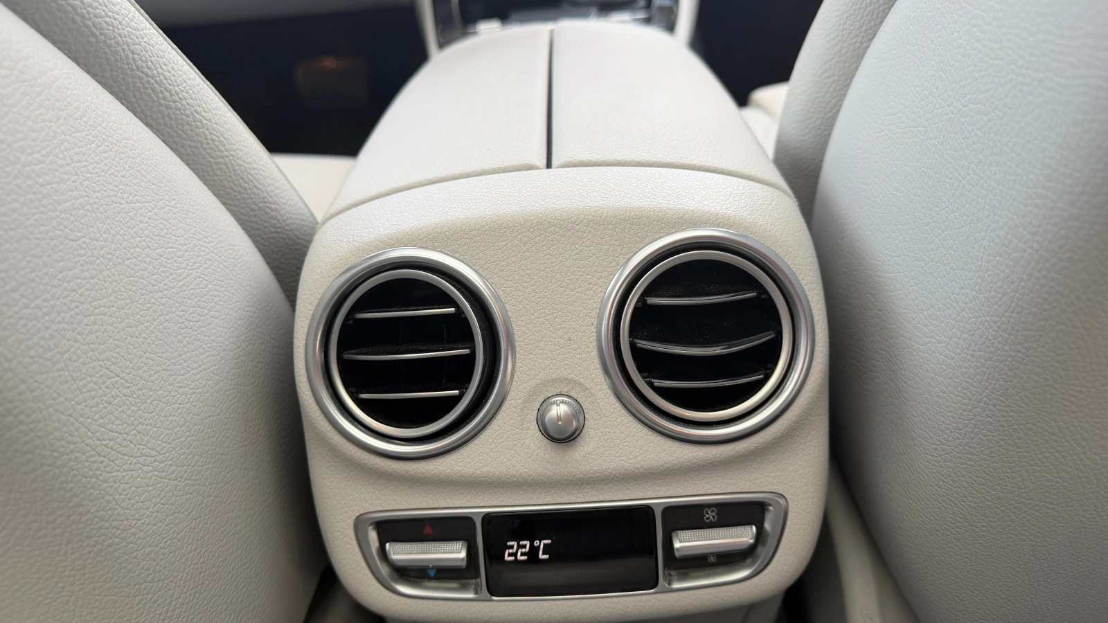 Mercedes-Benz E 300 de 4 Matic PlugIn Hybrid, снимка 12 - Автомобили и джипове - 54127552