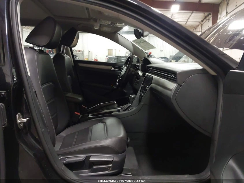 VW Passat 2l Volkswagen 2.0T Se, снимка 5 - Автомобили и джипове - 54141672