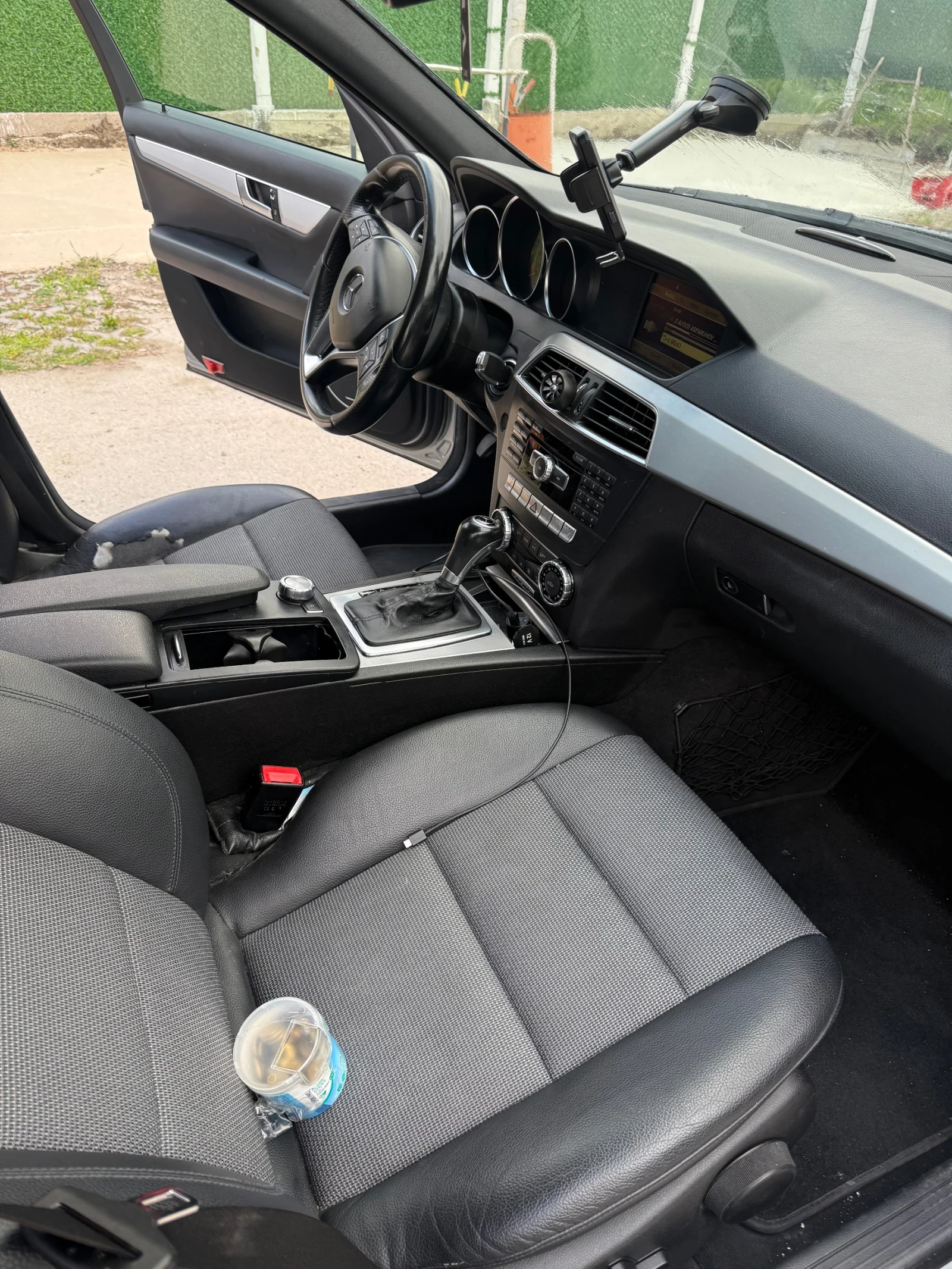 Mercedes-Benz C 220, снимка 10 - Автомобили и джипове - 54391108