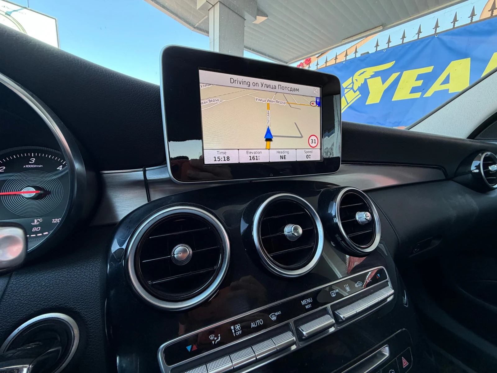 Mercedes-Benz C 220 AMG* Уникат, снимка 11 - Автомобили и джипове - 54482860