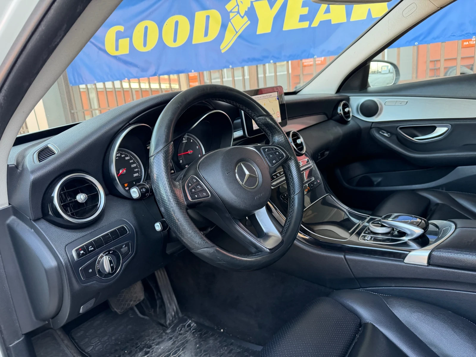 Mercedes-Benz C 220 AMG* Уникат, снимка 9 - Автомобили и джипове - 54482860