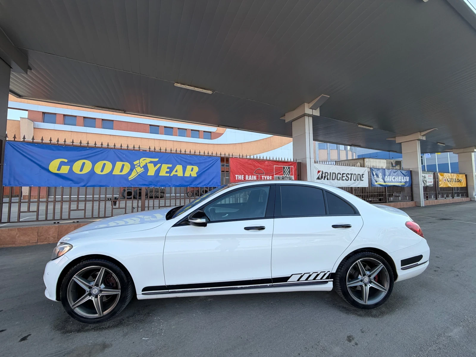 Mercedes-Benz C 220 AMG* Уникат, снимка 3 - Автомобили и джипове - 54482860
