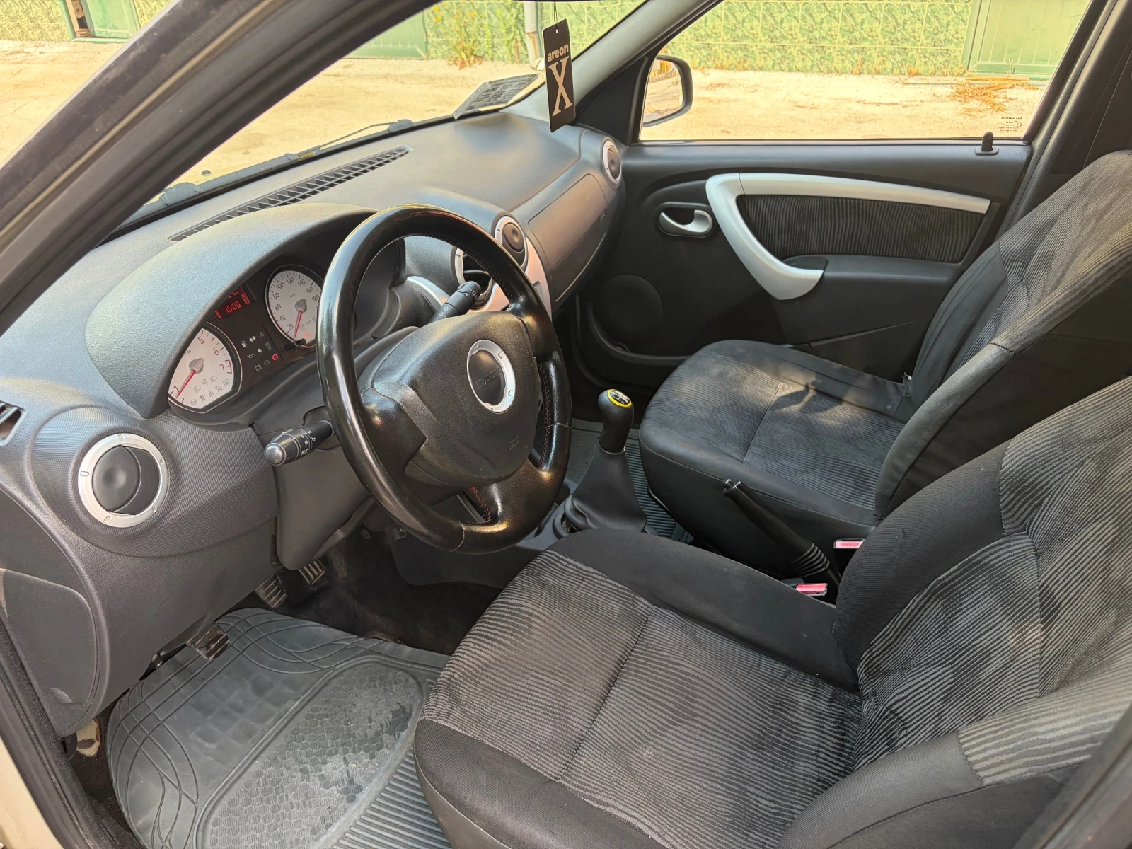 Dacia Logan 1.5 dci, снимка 5 - Автомобили и джипове - 55263315