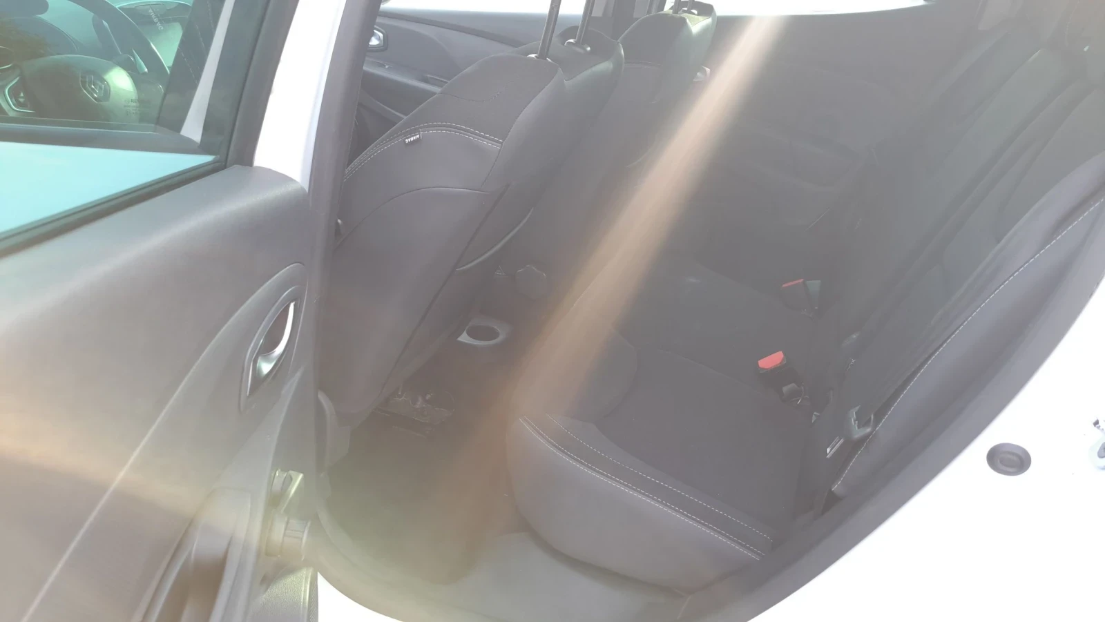 Renault Clio 1.5 HDI, снимка 14 - Автомобили и джипове - 55582588