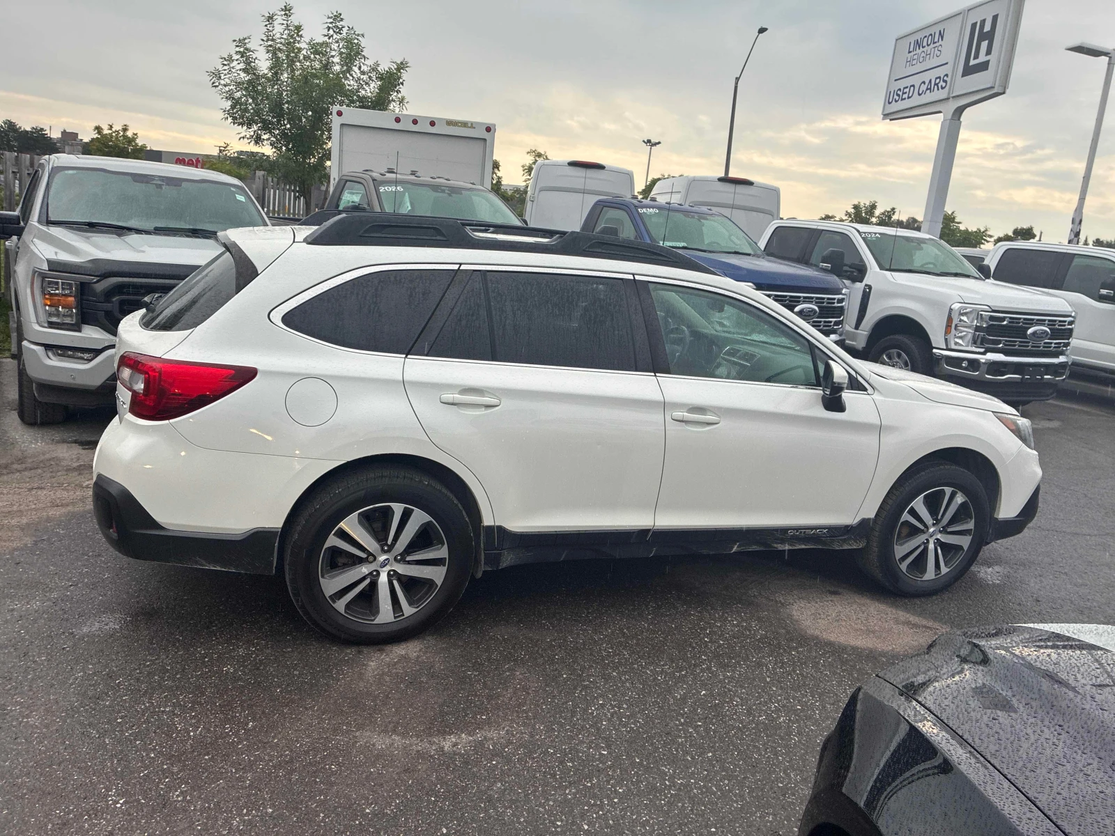 Subaru Outback * Limited * CARFAX * ОПЦИЯ ЗА ФИНАНСИРАНЕ, снимка 3 - Автомобили и джипове - 55842244