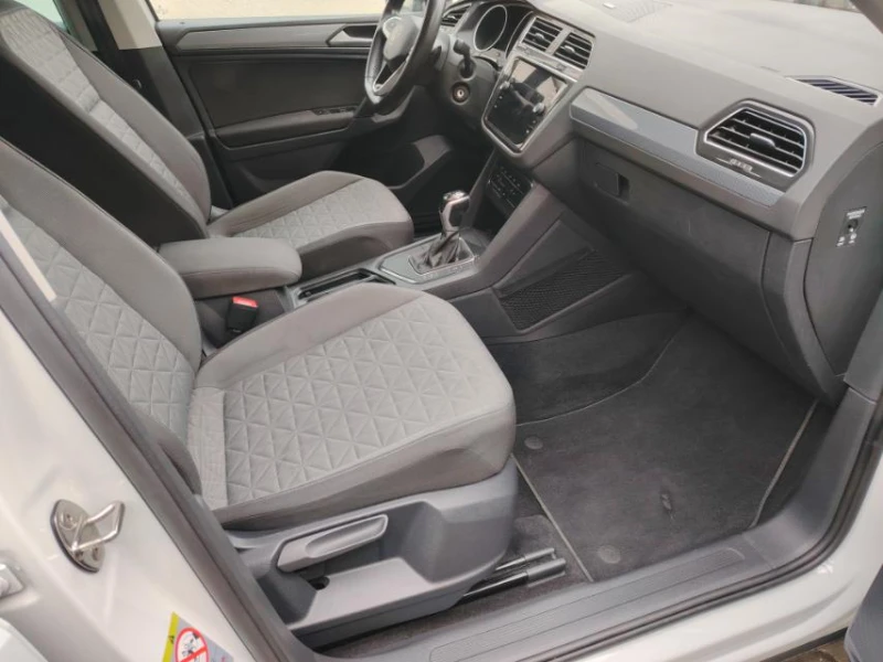 VW Tiguan 2022гDSG-2.0TDi-150кс-FACE-БЕЗУПРЕЧЕН!, снимка 14 - Автомобили и джипове - 53270724