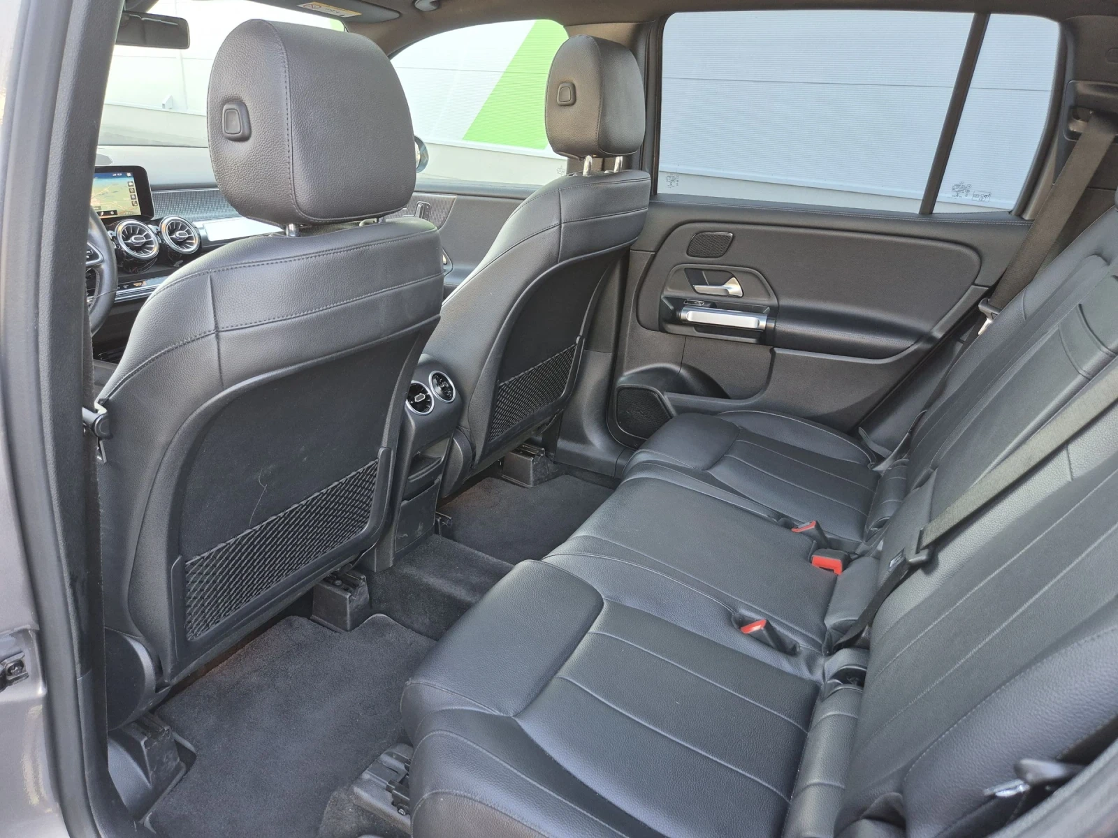 Mercedes-Benz GLB 200d - изображение 9