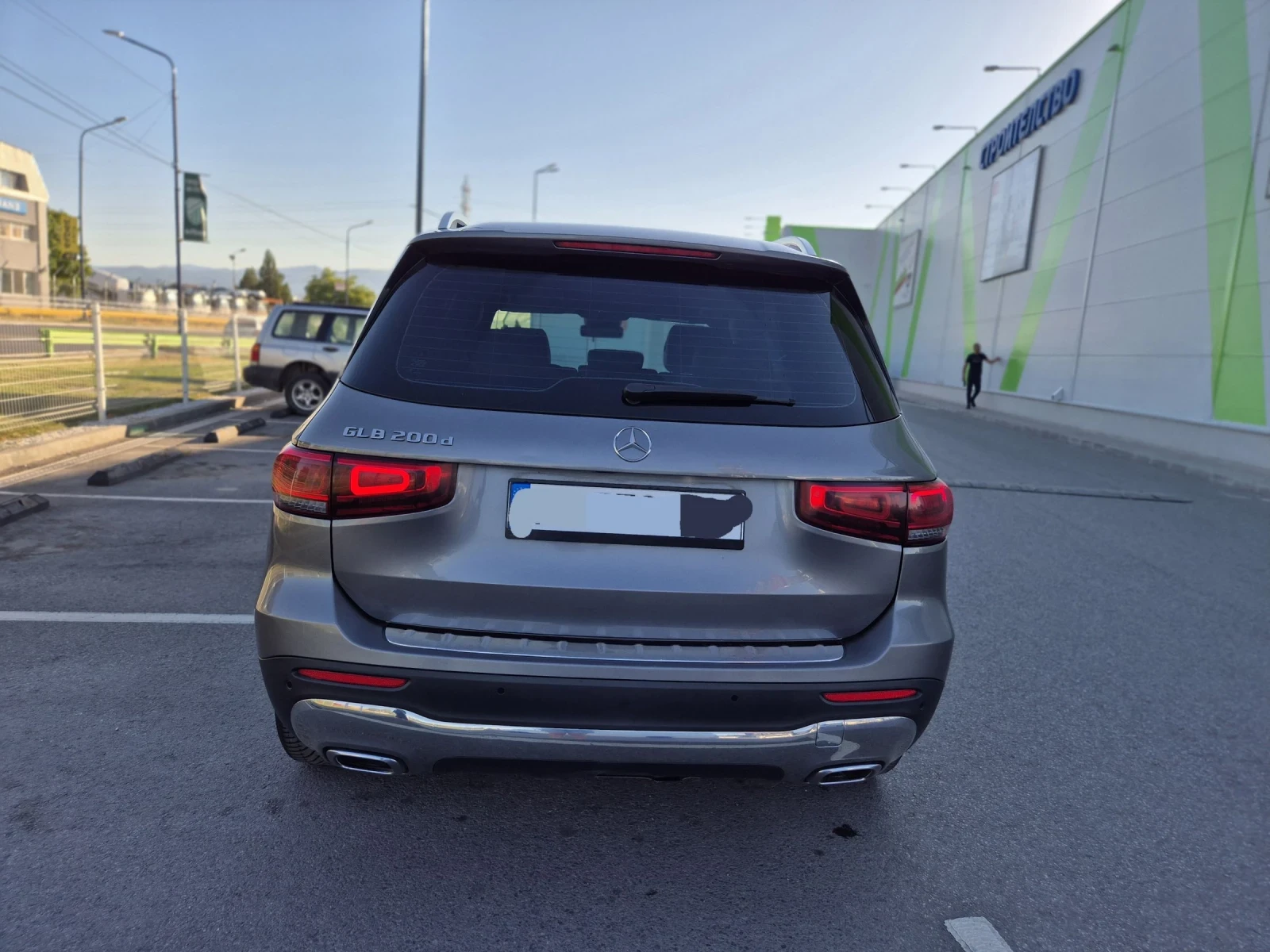 Mercedes-Benz GLB 200d - изображение 4