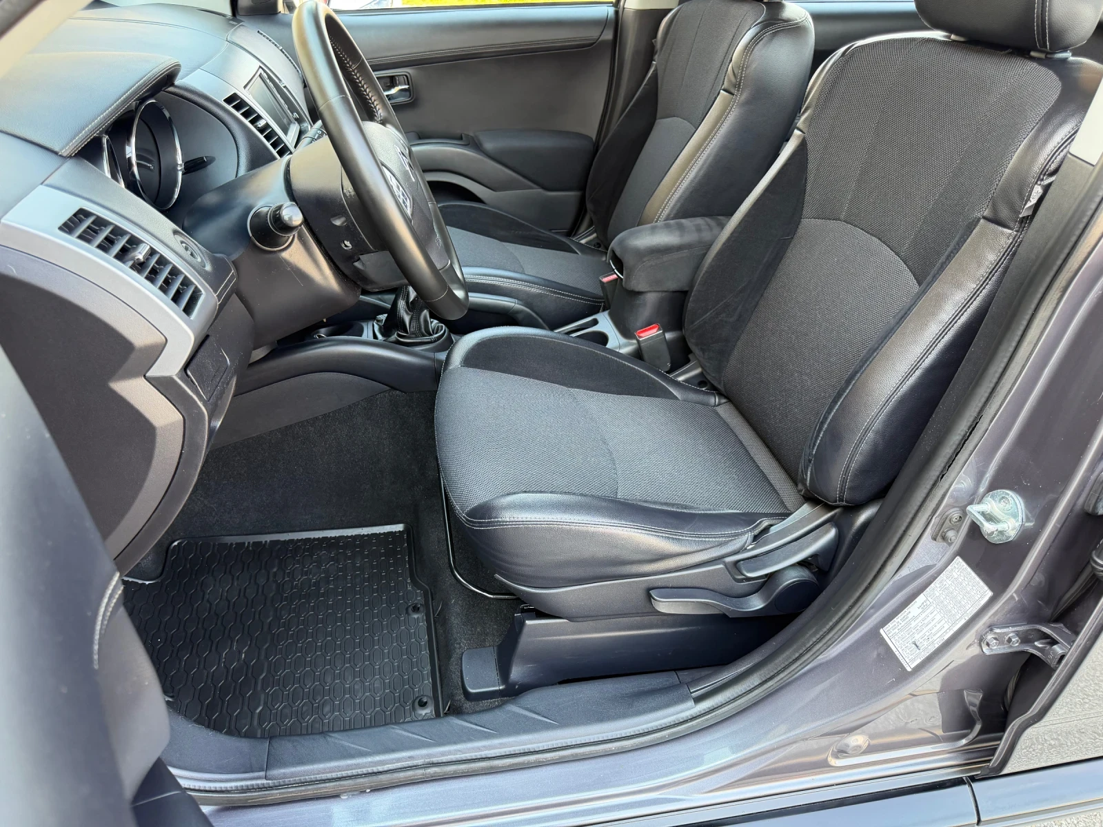 Citroen C-Crosser 2.2HDI 156к.с.4x4 NAVI CAMERA, снимка 13 - Автомобили и джипове - 53869269