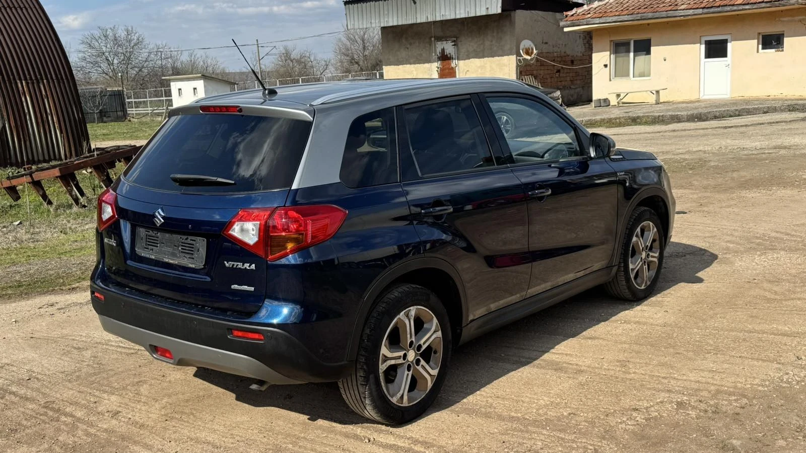 Suzuki Vitara * 1.6D DIS * 4Х4 ДИСТРОНИК * ПОДГРЕВ * КАМЕРА , снимка 7 - Автомобили и джипове - 53992119