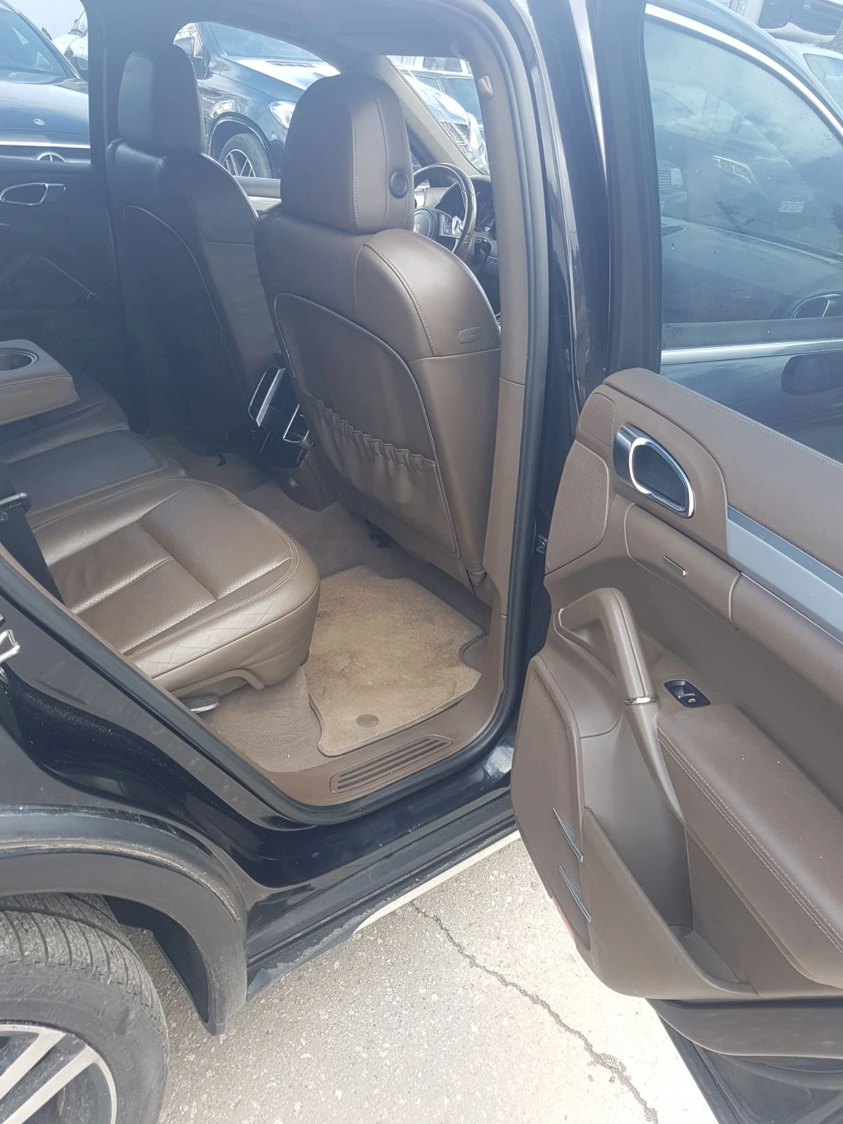 Porsche Cayenne 3.0TDI V6, снимка 10 - Автомобили и джипове - 54081201