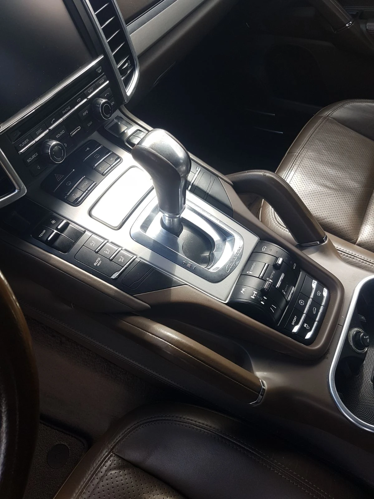 Porsche Cayenne 3.0TDI V6, снимка 9 - Автомобили и джипове - 54081201