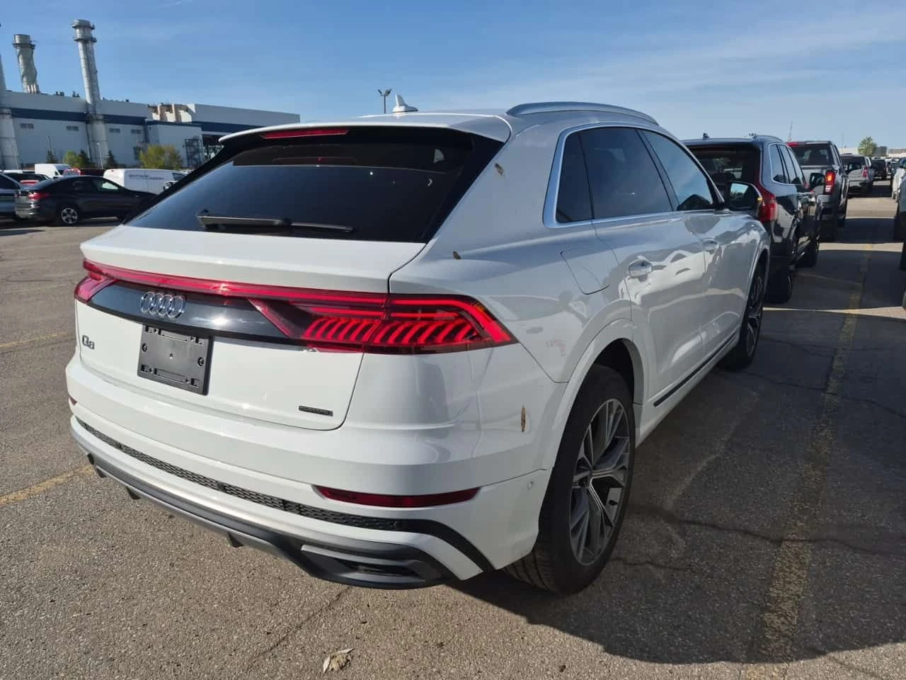 Audi Q8 S-Line * PROGRESSIV * CARFAX * От VW * , снимка 3 - Автомобили и джипове - 54758496
