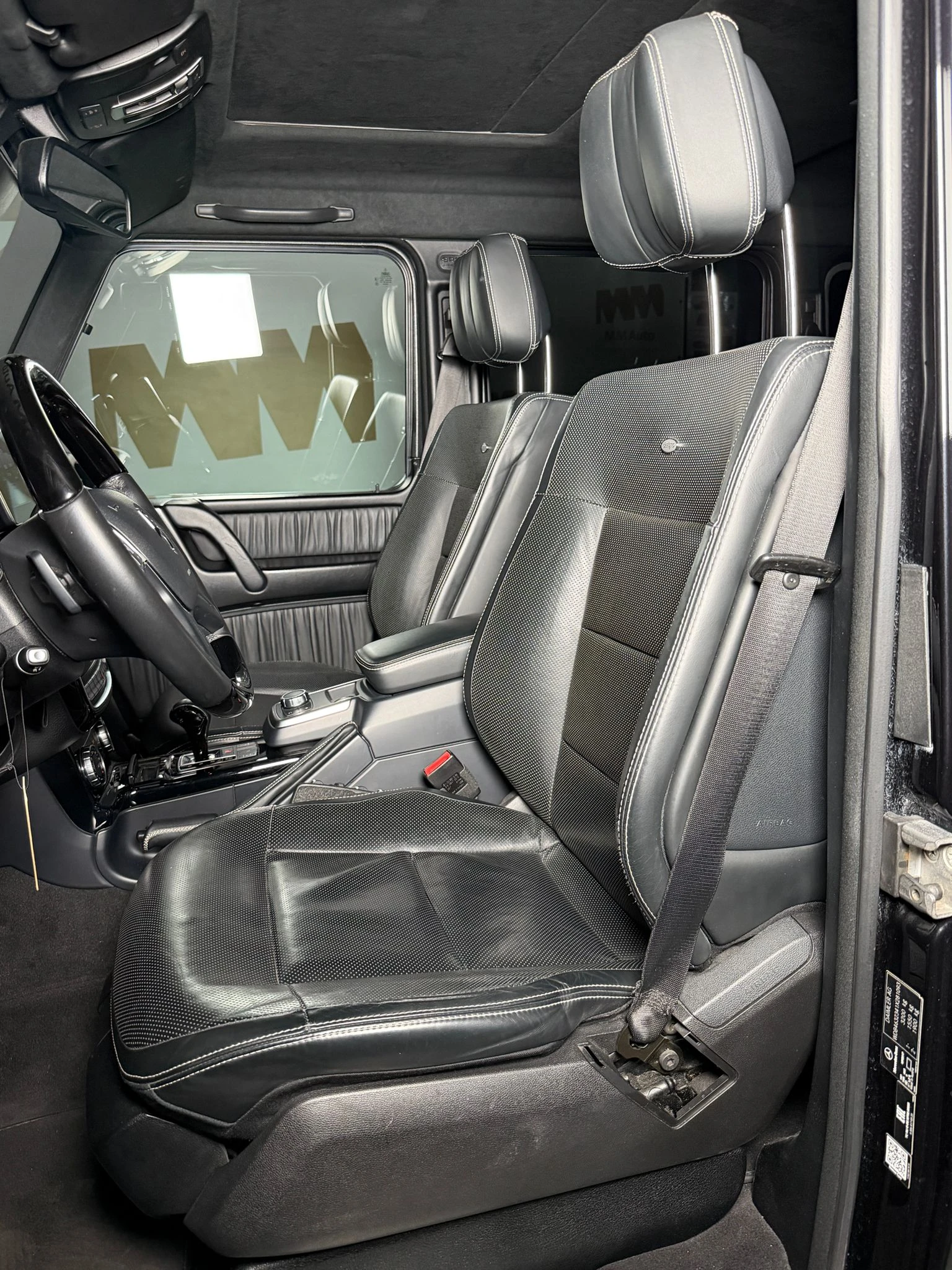 Mercedes-Benz G 500 Designo* Ventilation* Harman* Camera, снимка 8 - Автомобили и джипове - 54922797