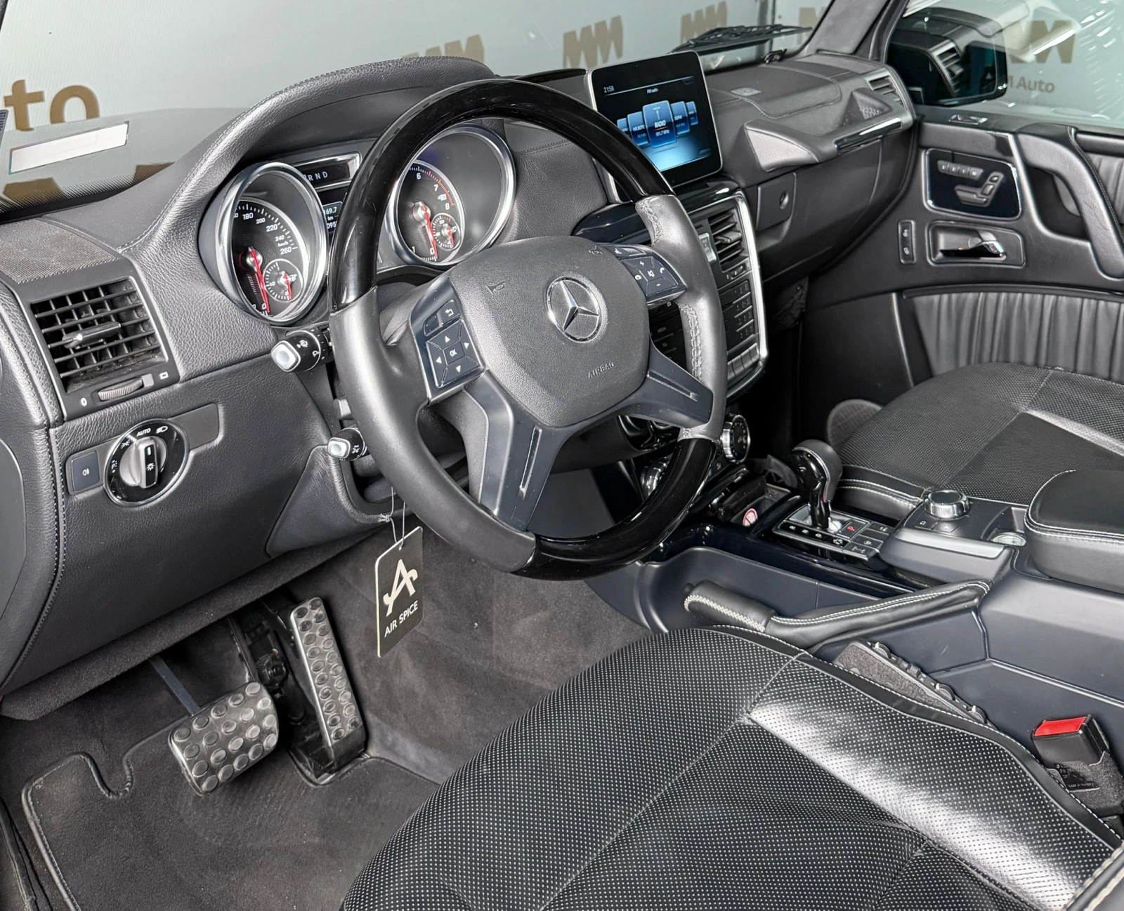 Mercedes-Benz G 500 Designo* Ventilation* Harman* Camera, снимка 7 - Автомобили и джипове - 54922797