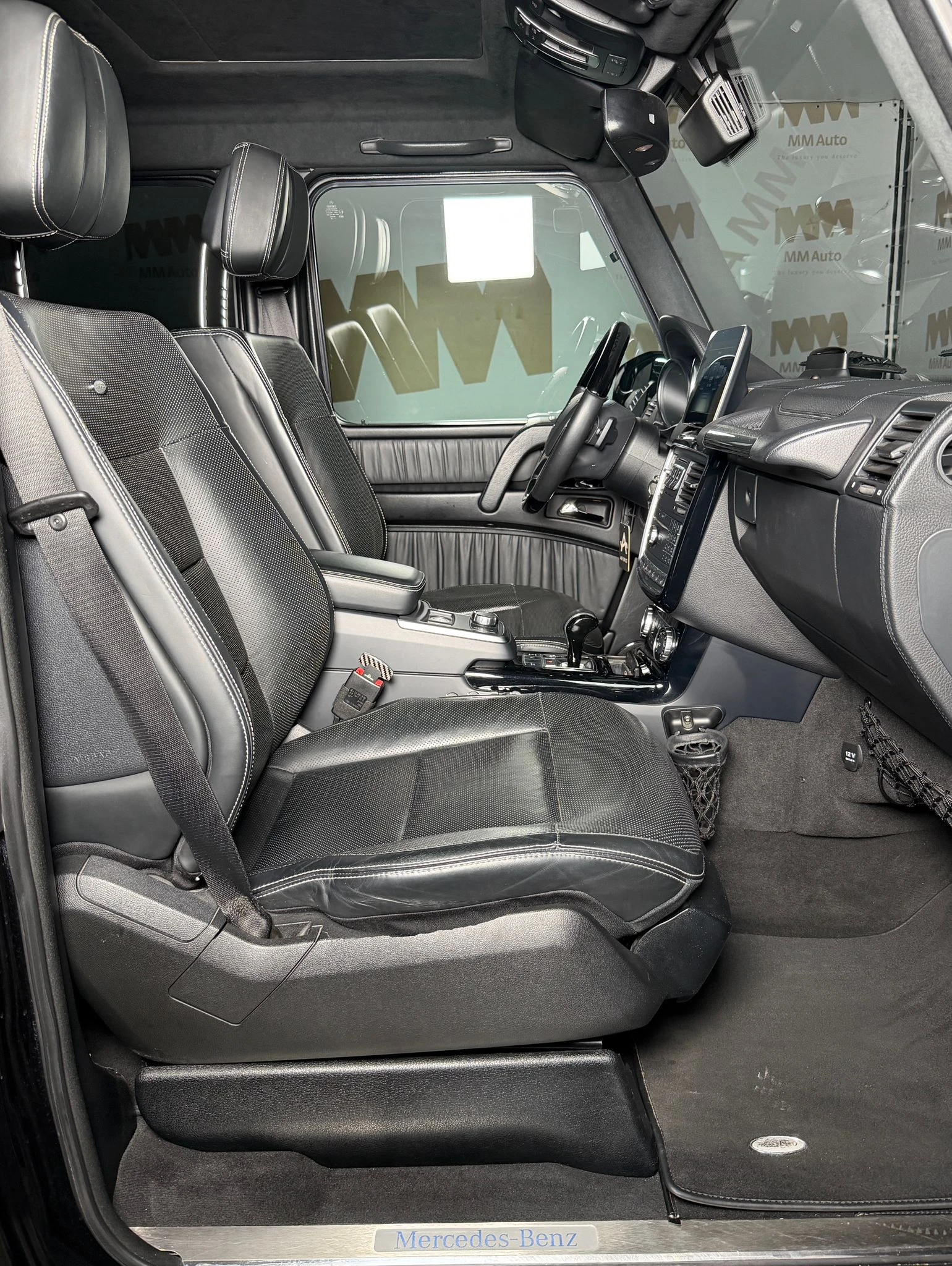 Mercedes-Benz G 500 Designo* Ventilation* Harman* Camera, снимка 9 - Автомобили и джипове - 54922797