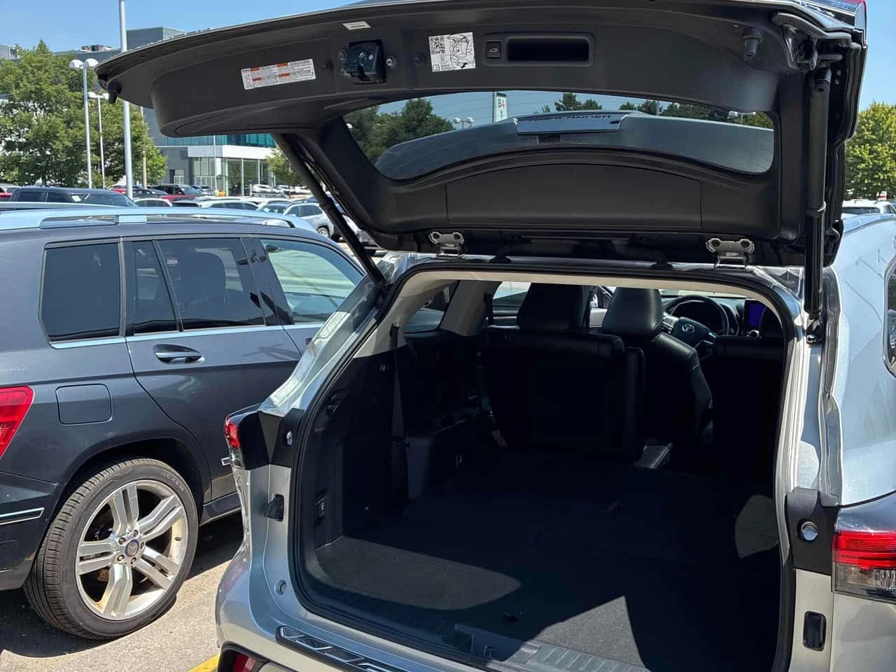 Toyota Highlander 2.5L Hybrid Limited / HUD / 360 / ОБДУХВАНЕ / ПАНО, снимка 6 - Автомобили и джипове - 55555039