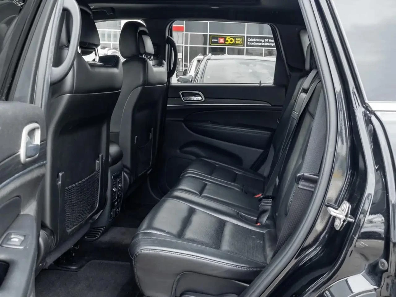 Jeep Grand cherokee 141к.км/LIMITED/DISTRONIC/LED/ПАНО/ОБДУХВАНЕ, снимка 17 - Автомобили и джипове - 55570006