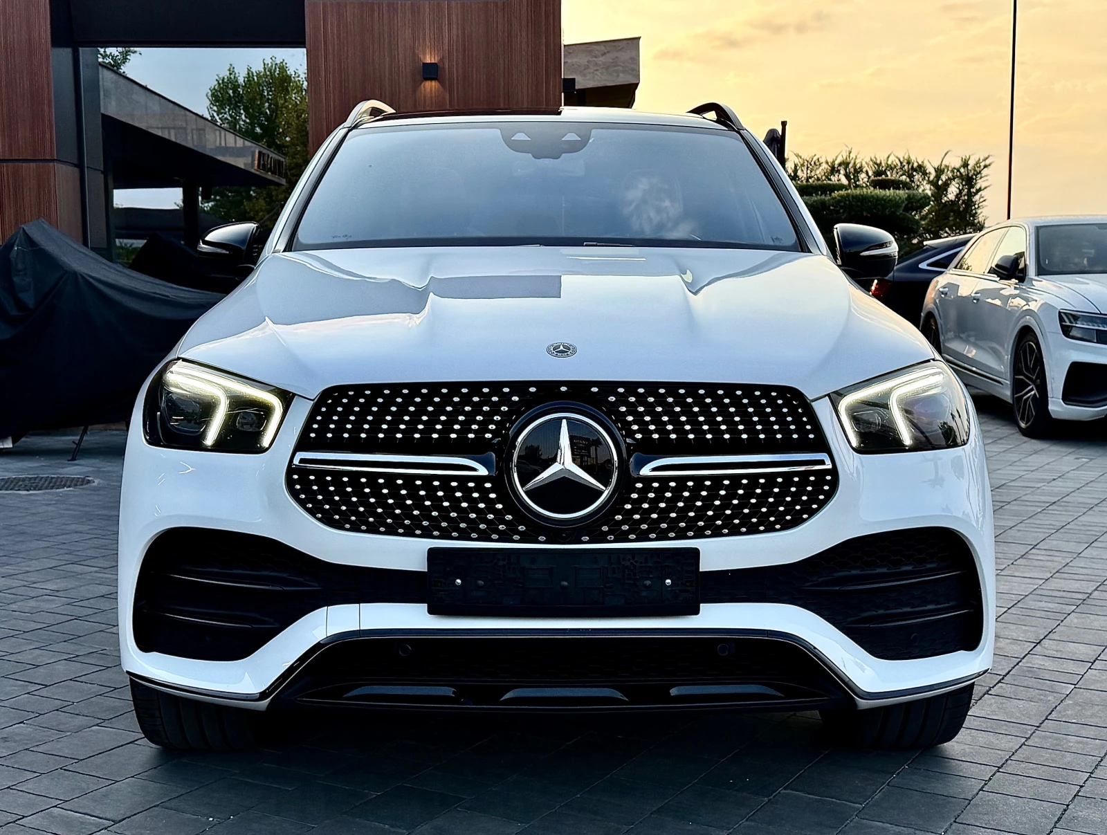 Mercedes-Benz GLE 400 AMG #PANO#OBDUH#Burmester#DIS#Cam360#HUD#KeyLess#j, снимка 5 - Автомобили и джипове - 55833496