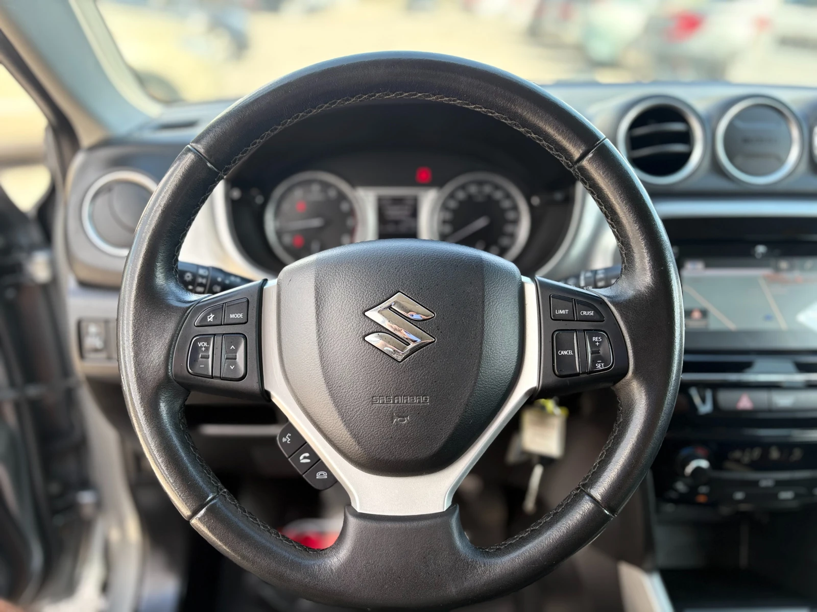 Suzuki Vitara 1.6 бензин ТОП! С ГАРАНЦИЯ! , снимка 9 - Автомобили и джипове - 55953877