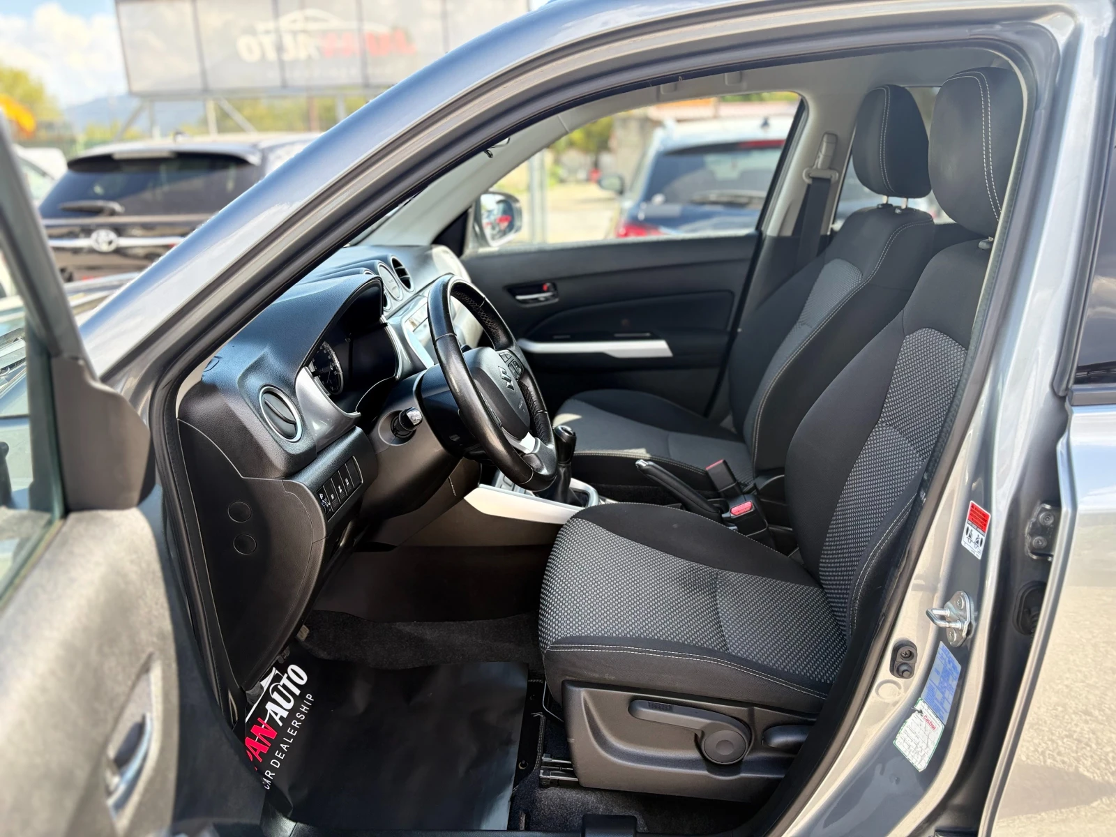 Suzuki Vitara 1.6 бензин ТОП! С ГАРАНЦИЯ! , снимка 11 - Автомобили и джипове - 55953877