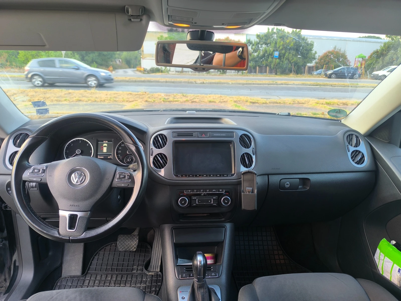VW Tiguan 2.0 TDI(177 �.�.) 4Motion Offroad| Bi-Xenon| ����� | Mobile.bg � ����������� 9