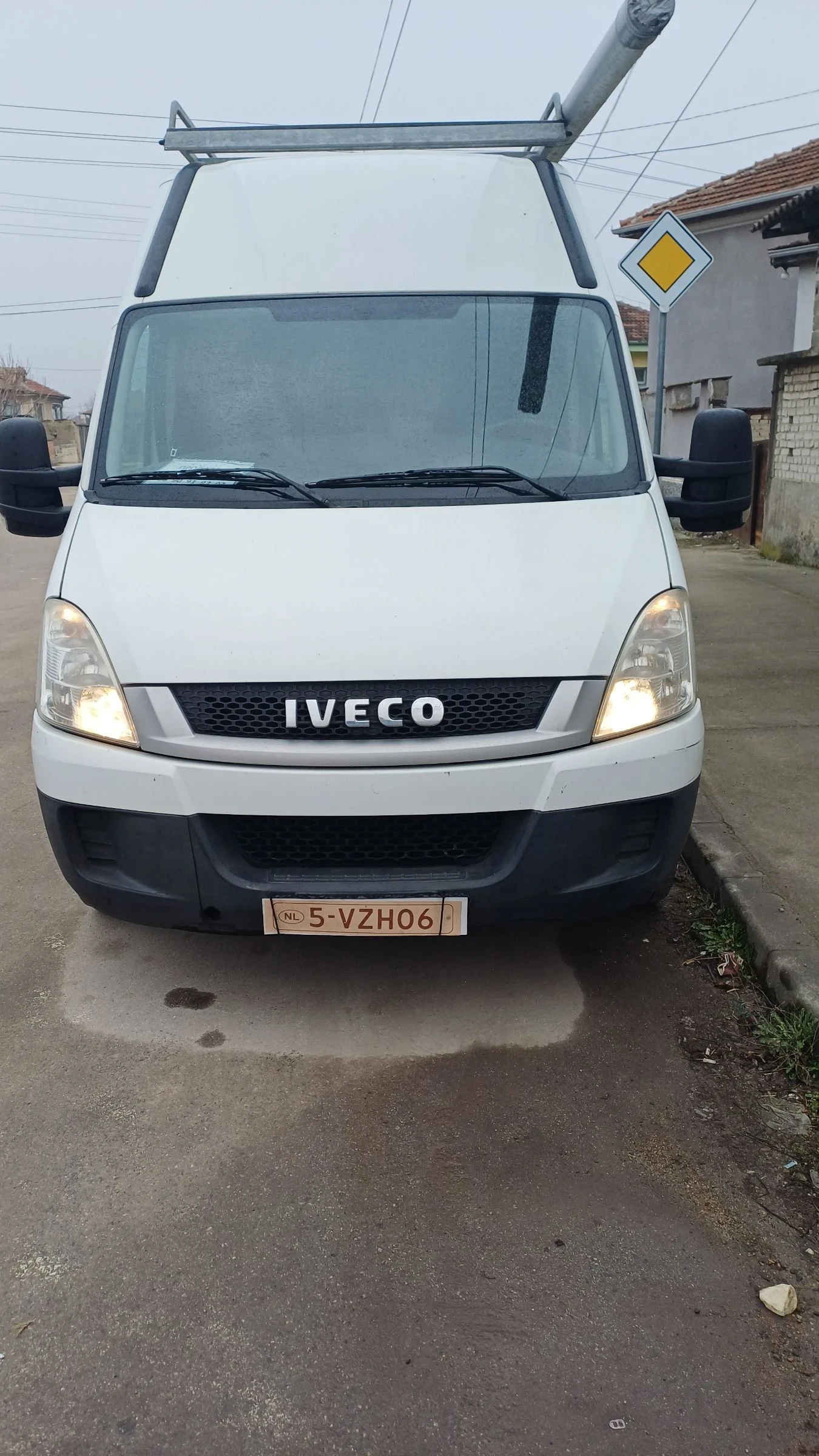 Iveco 35s13 130кс - изображение 2