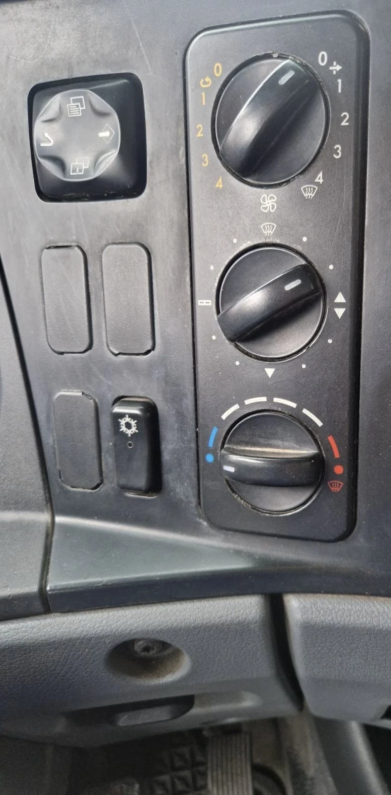 Mercedes-Benz Atego 1222, N2, Борд, Щора, Климатик , снимка 13 - Камиони - 56106698