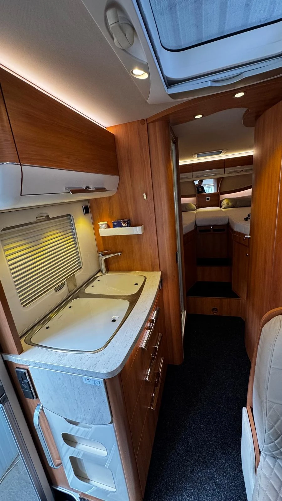 Кемпер HYMER / ERIBA B 574 DL, снимка 16 - Каравани и кемпери - 54168440