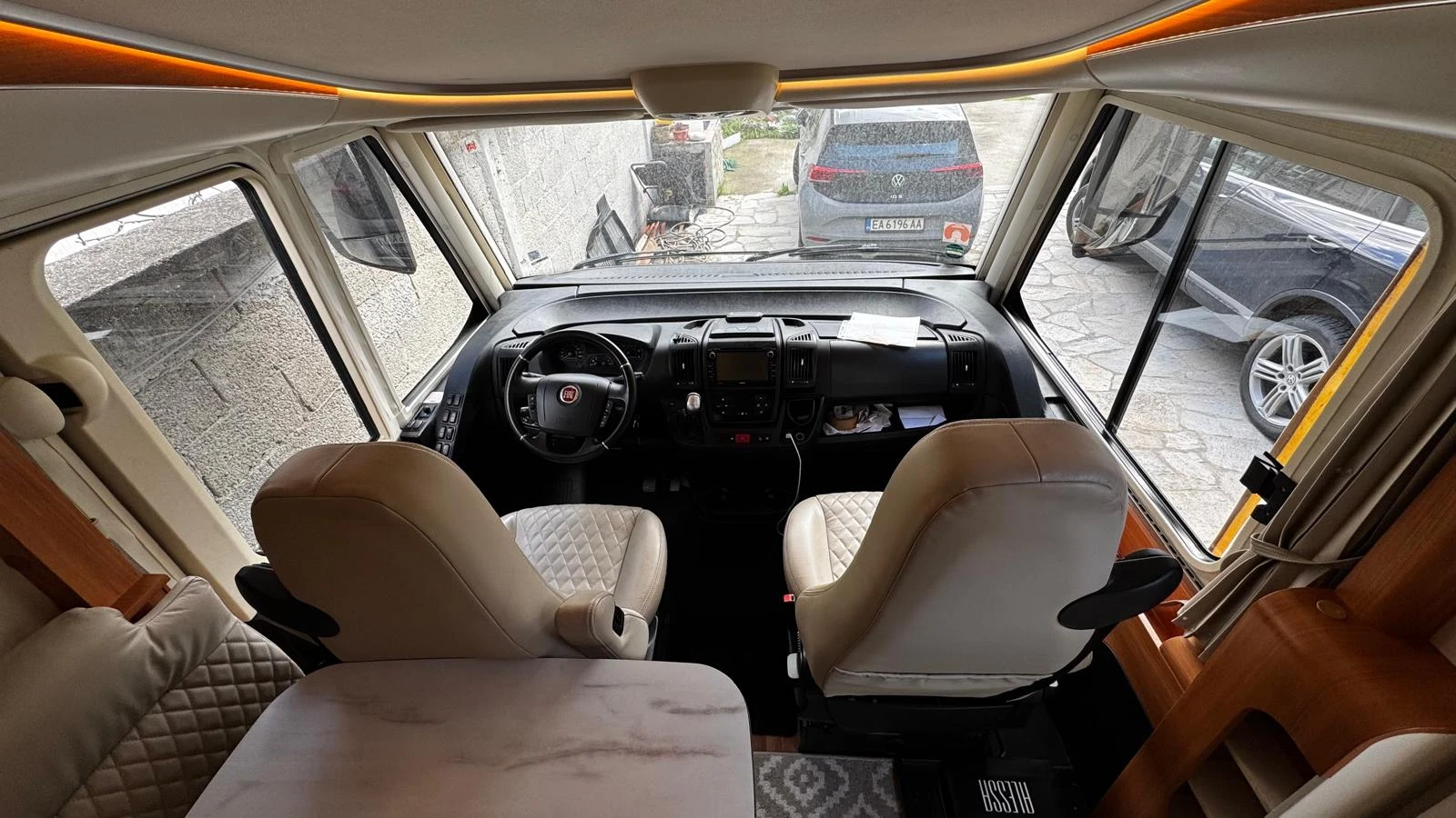 Кемпер HYMER / ERIBA B 574 DL, снимка 13 - Каравани и кемпери - 54168440