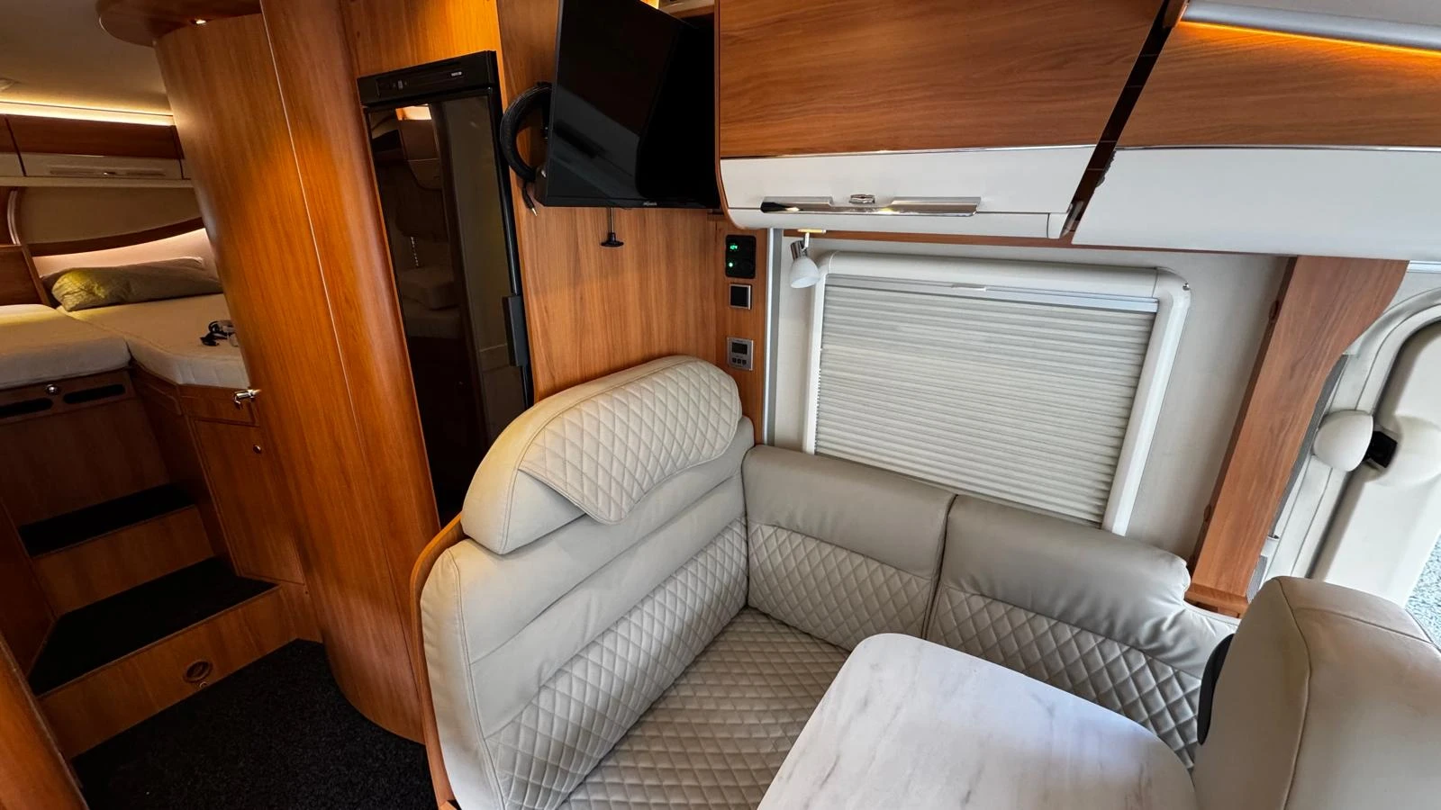 Кемпер HYMER / ERIBA B 574 DL, снимка 15 - Каравани и кемпери - 54168440