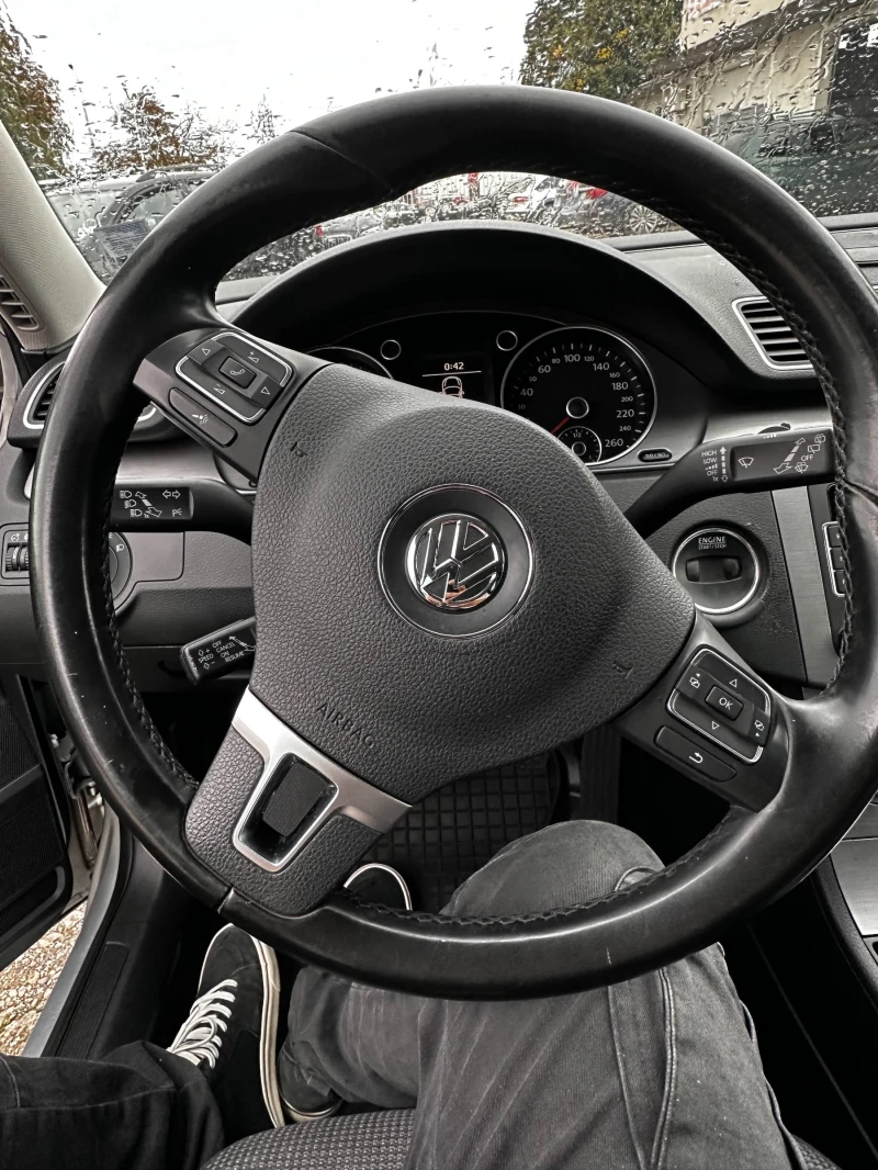 VW Passat 1.6, снимка 8 - Автомобили и джипове - 47238816