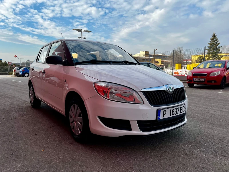 Skoda Fabia 1.2 Бензин, снимка 3 - Автомобили и джипове - 48797362