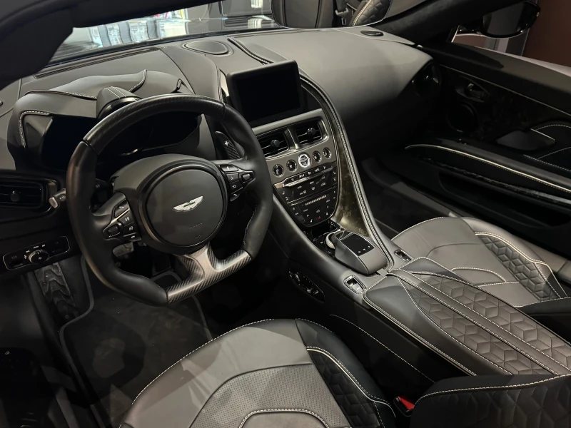 Aston martin DBS V12 Superleggera Volante, снимка 5 - Автомобили и джипове - 49317868