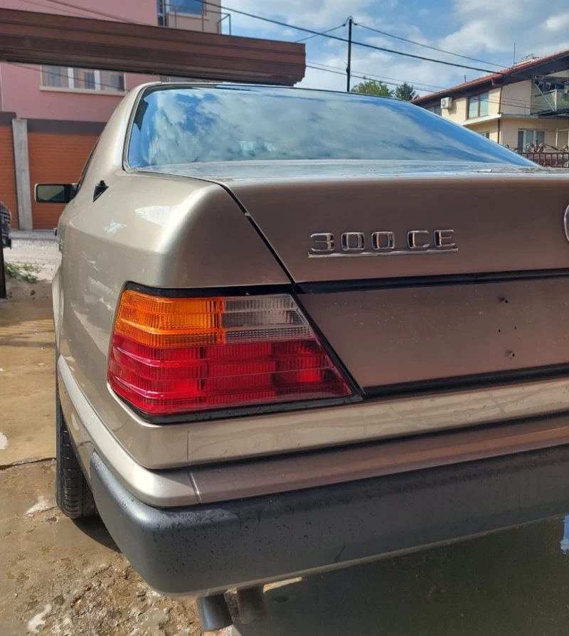 Mercedes-Benz 124 300ce, снимка 6 - Автомобили и джипове - 49515712