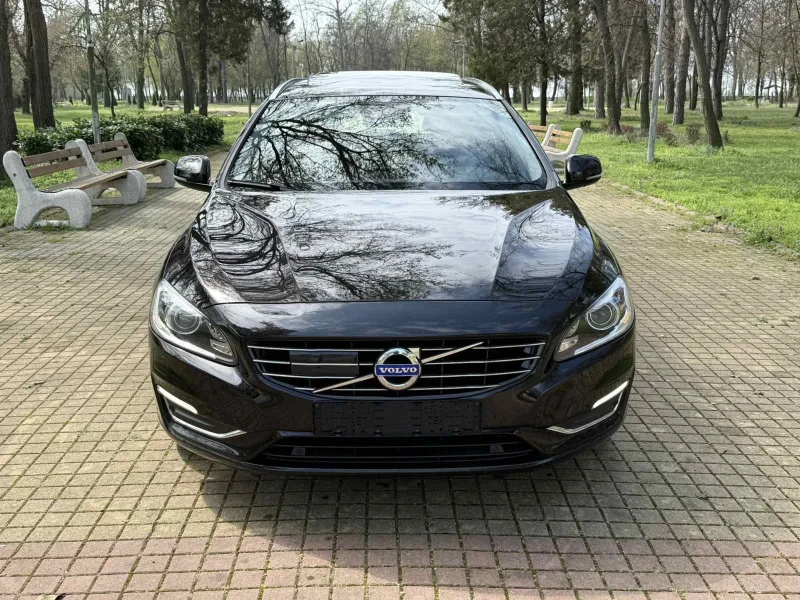 Volvo V60 Hybrid, снимка 11 - Автомобили и джипове - 52724045