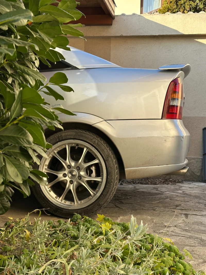 Opel Astra Bertone 2.0 Turbo LPG, снимка 10 - Автомобили и джипове - 53153647