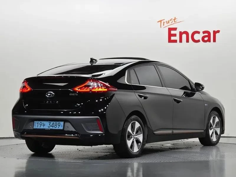Hyundai Ioniq, снимка 2 - Автомобили и джипове - 56687975