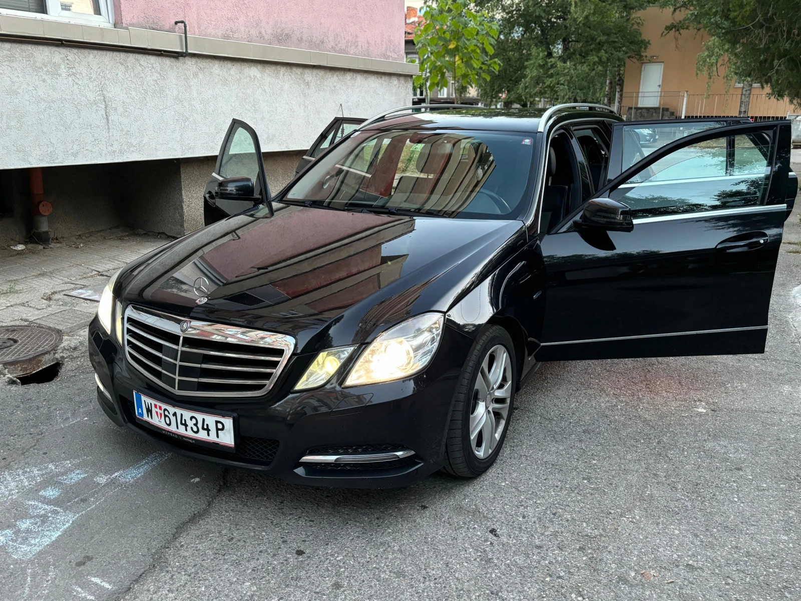 Mercedes-Benz E 350 4-Matic 3.5 - изображение 2