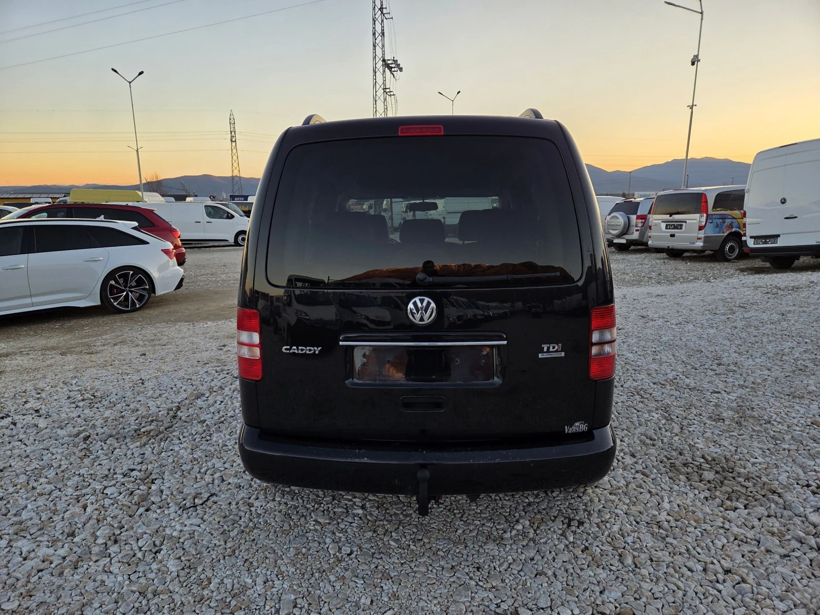 VW Caddy 1.6 TDI, Автоматик - изображение 4